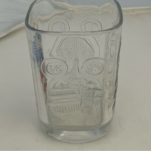 Vintage 2000 McDonalds Disney World Celebration Epcot Center Etched Glass Mickey - Picture 4 of 16